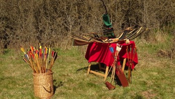 <H2>Bogen, Pfeile, Handschuhe, Armschutz, Bogenschiessen, Eifel</H2>